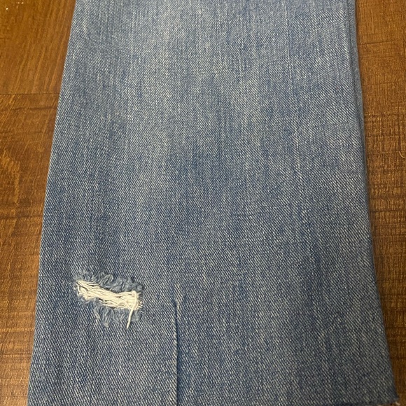 Neuw ripped jeans with distressed bottom - Picture 5 of 5